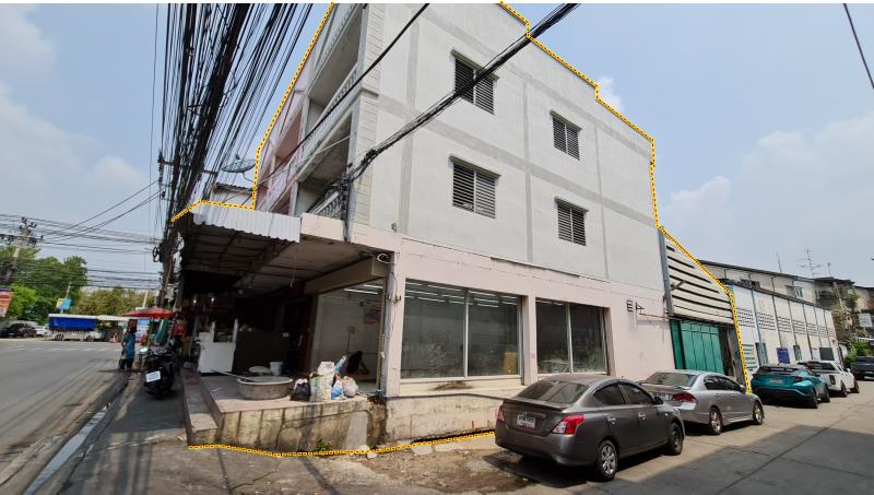 RealEstate905-15 ให้เช่าด่วน! อาคารพาณิชย์ 3 ชั้น 3 คูหา (แปลงมุม) ทำเลค้าขาย สุขาประชาสรรค์ 3 (วัดกู้)ที่ตั้ง: เลขที่ 43/26, 43/27 ถ.สุขาประชาสรรค์ 3 ต.บางพูด อ.ปากเกร็ด จ.นนทบุรี 11120ขนาดที่ดิน  : 61 ตารางวาพื้นที่ใช้สอย : รวม 450 ตารางเมตรราคาเช่าเพียง 35,000 บาท/เดือน (เฉลี่ยคูหาละประมาณ 11,600 บาทเท่านั้น!) สามารถแบ่งเช่าแยกห้องได้ ราคาคุยกันได้เ✨ จุดเด่นและทำเล- ทำเลทอง: แปลงมุม ติดถนนใหญ่ อยู่บนท�