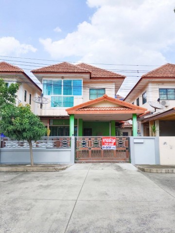 รหัส #PJ0009-2569#1).โครงการ: ม.เต็มสิริ 12).ที่ตั้ง: ถนน มิตรไมตรี3). บ้านแฝด2ชั้น 40 ตรว.4).จำนวนห้อง: 3ห้องนอน/2ห้องน้ำ/1ห้องครัว/1ห้องโถง/2ที่จอดรถตกแต่งสวยงามพร้อมอยู่เหมาะอยู่อาศัยเป็นครอบครัว -โครงการหมู่บ้านติด ถนนสายหลักมิตรไมตรีถนนเมน กว้าง -ภายในโครงการมีสวนส่วนกลางร่มรื่น สวยงามเงียบสงบ น่าอยู่ สะอาดสะอ้าน-มีระบบรักษาความปลอดภัย24ชม.-กล้องวงจรปิด-สวนสาธารณะ -สนามเด�