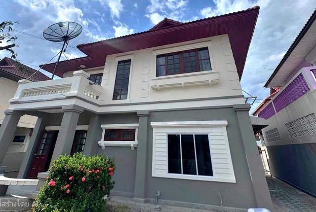 ให้เช่าบ้านเดี่ยว2ชั้น  #บ้านเช่านนทบุรี อสังหาริมทรัพย์เพื่อเช่า67ตรว. 3 ห้องนอน 2ห้องน้ำ  1ห้องรับแขก 1ห้องคัวพร้อมแอร์1เครื่อง  /เฟอร์นิเจอร์พร้อมเข้าอยู่ ทำเลดี ใกล้รถไฟฟ้าใกล้ รถไฟฟ้าสายสีม่วง สถานีบางรักน้อยท่าอิฐ และ ปากซอยมีตลาดสิ่งอำนวยความสะดวก และ ระบบสาธารณะ- ระบบรักษาความปลอดภัย- CCTV อยู่ถนน รัตนาธิเบศร์ (ซอยท่าอิฐ)เชิงสะพานพระนั่งเกล้าใกล้รถไฟฟ้