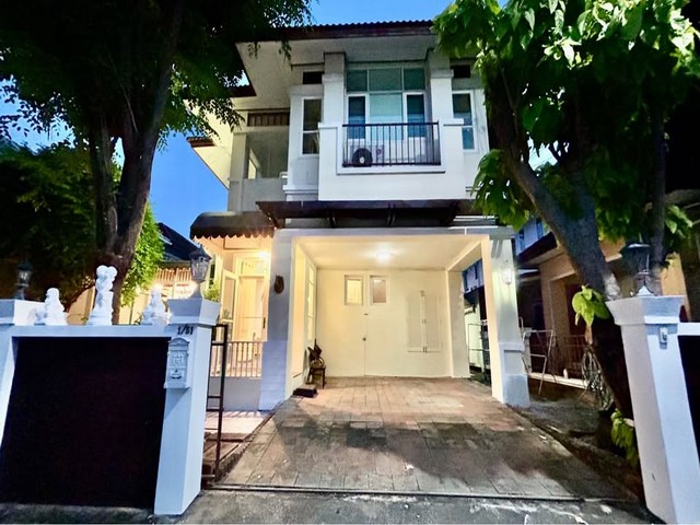 ให้เช่าบ้านเดียว 2 ชั้น 70 ตรว. 4 ห้องนอน หมู่บ้านฟ้ากรีนพาร์ค ลาดพร้าว 101 เข้าออกหลายทาง ใกล้เลียบด่วน *** ราคาเช่า 60,000 บาท/เดือน ติดต่อ: ชยา โทร/ID Line:: 0942823961   Link Line:: https://line.me/ti/p/3xFA1An8Kcรหัส# T26-1308บ้านเดียว 2 ชั้น หมู่บ้านฟ้ากรีนพาร์ค ลาดพร้าว 101 เข้าออกหลายทาง ใกล้เลียบด่วน๐ เนื้อที่ 70 ตารางวา ๐ 4 ห้องนอน๐ 4 ห้องน้ำ๐ จอดรถในบ้าน 2 คัน, หน้าบ้าน 3 คัน (จอดถนนในซอยหมู่บ้านได้อีก)เฟอร์นิเจอร์เคร�