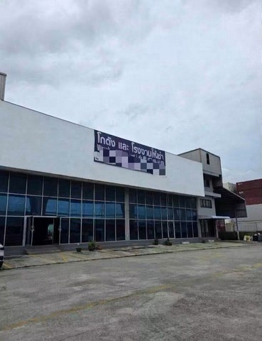 ให้เช่าโกดัง/โรงงาน 5 ไร่ ผังสีม่วง ถนนบางนา-ตราด กม.19 บางพลี สมุทรปราการ**เงื่อนไขการเช่า**ค่าเช่า 650,000/เดือน ประกัน 2 เดือน ล่วงหน้า 1 เดือน  สัญญาขั้นต่ำ 3 ปีภาษีที่ดิน ปีละ3xx,xxx  (ผู้เช่าออก) พื้นที่ 5 ไร่ พื้นที่ใช้สอย 5,000 ตร.ม.(ไม่รวมพื้นที่จอดรถ) ผังสีม่วงหน้ากว้าง 37ม. ความลึก 124ม.  ความสูง จุดจั่วหลังคา ประมาณ 10 ม. แนวหลังคา 8 ม.    ที่จอดรถประมาณ 30-40 คัน มีถนนวนรอบโกดัง รถเทรลเล�