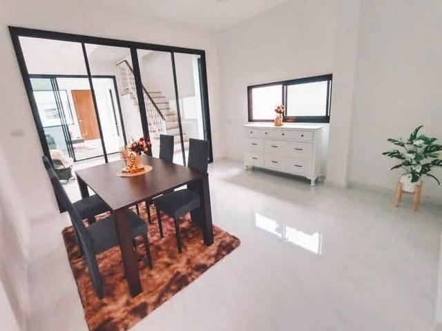 ขายทาวน์โฮม 3 ชั้น สร้างใหม่สไตล์ Modern Classic ลาซาล 32 สุขุมวิท 105 ถนนลาซาล ใกล้โรงเรียนบางกอกพัฒนา