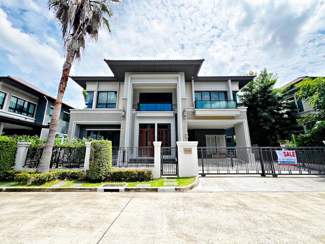รหัสทรัพย์ 69204บ้านเดี่ยว 2 ชั้น โครงการ หมู่บ้านแกรนด์บางกอกบูเลอวาร์ด สาทร – กัลปพฤกษ์ พิกัดที่ตั้ง :  ถนนกัลปพฤกษ์ แขวงบางแค เขตบางแค กรุงเทพฯ 10160รายละเอียดทรัพย์–  ขนาดที่ดิน 80.4 ตารางวา พื้นที่ใช้สอยประมาณ 348 ตารางเมตร– 4 ห้องนอน 5 ห้องน้ำ  โดยที่ชั้น 1 จะมีห้องเอนกประสงค์ พร้อมห้องน้ำในตัวสามารถใช้ทำเป็นห้องนอนผู้สูงอายุ หรือ ห้องทำงานได้– 1 ห้องรับแขก 1 ห้องนั�