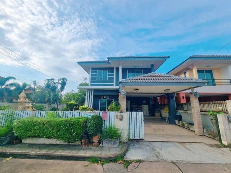 TEL:088-559 5199 คุณเอLine:https://line.me/ti/p/C0eGe0whLXขาย / ให้เช่า บ้านเดี่ยว 2 ชั้น Country Home Lake & Park ศรีราชาบ้านตกแต่งสไตล์ญี่ปุ่น Built-in ทั้งหลัง พร้อมเข้าอยู่ รับสัตว์เลี้ยงขาย 3,999,999 บาท (ต่อรองได้)ค่าโอน 50/50เช่า 25,000 บาท/เดือนสัญญา 1 ปีมัดจำ 2 เดือน - ล่วงหน้า 1 เดือนเนื้อที่ 67 ตร.ว.3 ห้องนอน 3 ห้องน้ำห้องอเนกประสงค์ต่อเติมข้างบ้านจอดรถในบ้านประตูรีโมทรับสัตว์เลี้ยงจุดเด่น* Built-in มูลค่ากว่า 1 ล้านบาท* เฟอร์น�