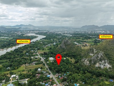 จับโอกาสก่อนราคาขยับ! จากที่ดิน 9 ไร่ สู่ Destination แห่งใหม่ของกาญจนบุรี ขายที่ดินถมแล้วเสมอถนน 9 ไร่ติดภูเขา ใกล้แม่น้ำ ห่างใจกลางเมืองกาญฯ ไม่ถึง 5 นาที เกาะสำโรง ถนน แม่น้ำแม่กรอง อำเภอเมือง กาญจนบุรี !!.TPI-3486.ที่อยู่:  ถนน แม่น้ำแม่กรอง 3209 ตำบลเกาะสำโรง อำเภอเมืองกาญจนบุรี จังหวัดกาญจนบุรีhttps://maps.app.goo.gl/XbpMJb4FEWLAVhRMA.รายละเอียด  ✅ ที่ดิน เนื้อที่ 9 ไร่ 72 ตร.ว. (3,672 ตารางวา)  ✅ ติดถนน  หน้�