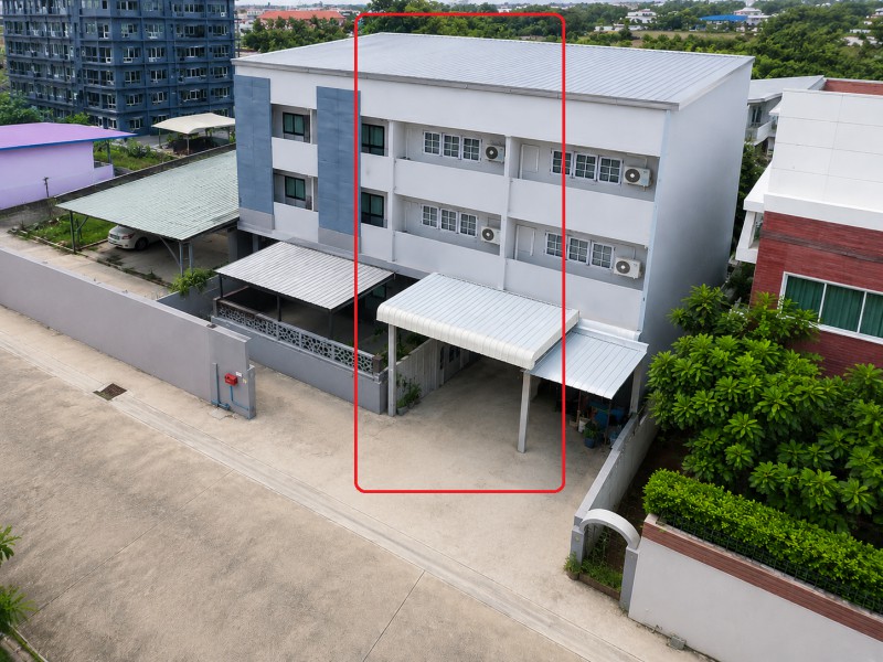 เฉลิมพระเกียรติ4-12 ทาวน์เฮ้าส์ 3ชั้น 4–5นอน 3 ห้องน้ำ พาราไดซ์ พาร์ค 1.8กม. MRT ศรีอุดม 998ม.  รพ.สินแพทย์ ศรีนครินทร์ 598 ม. พื้นที่ 30 ตร.ว. ใช้สอย 365 ตร.ม. รองรับการอยู่อาศัยได้หลายรูปแบบ พร้อมสิ่งอำนวยความสะดวกครบครันChaloemPhrakiat4-12 Townhouse 3Storeys 4–5beds Paradise Park 1.8km. 3baths  MRT SriUdom 998m. Synphaet Srinakarin Hospital 598m. 30sq.wa. 365sq.m. offering versatile living space and full facilitiesเฉลิมพระเกียรติ4-12 ถนนเฉลิมพระเกียรติ ร.9 แขวงหนองบอน เขตประเวศ กรุงเทพมหานคร แขวงสวนหลว�