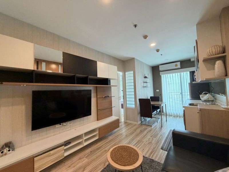 TEL:088-559 5199 คุณเอLine:https://line.me/ti/p/C0eGe0whLXPlus Condo Sriracha ห้องสวย พร้อมอยู่ค่าเช่าเพียง 12,000 บาท/เดือน1 ห้องนอน 1 ห้องน้ำขนาด 34 ตร.ม.ชั้น 24 วิวสวย ลมดีเฟอร์นิเจอร์และเครื่องใช้ไฟฟ้าครบ พร้อมลากกระเป๋าเข้าอยู่สิ่งอำนวยความสะดวกครบ* สระว่ายน้ำ* ฟิตเนส* ซาวน่า / ห้องสตรีม* ห้องนวด* ห้องสมุด* สวนหย่อมและสนามเด็กเล่น* ระบบ Key Card* รปภ. และ CCTV ตลอด 24 ชั่วโมงทำเลที่คนทำงานต้องการ* โรบินสัน ศรีราชา* โรงพยา