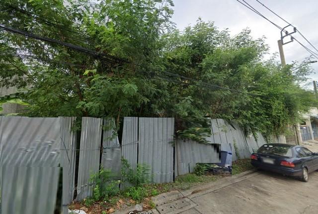 ขายที่ดิน 109 ตรว. ย่านดอนเมือง หลักสี่ ใกล้ IT Square หลักสี่ , ARLสีแดงการเคหะ กม.19 , หลักสี่ , MRTสีชมพูหลักสี่ , โทรคมนามคมราคาขาย 9,810,000 บาท ( ราคา 90,000 บาท / ตารางวา )ที่ตั้ง ถนนกำแพงเพชร 6 กำแพงเพชร 6 ซอย 7 แแขวงทุ่งสองห้อง เขตหลักสี่ กรุงเทพมหานคร 10210ติดต่อ : คุณภัสพงณ์ 0634098164Line : binkem22https://www.facebook.com/profile.php?id=61581484955548เนื้อที่ 109 ตารางวา หน้ากว้างประมาณ 21.30 เมตร ความลึกประมาณ 20 เมตรสถานที่ใกล้เคียงศูนย์รา�