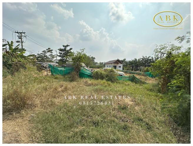 ขาย ที่ดินเปล่า พื้นที่ 2 ไร่ 11.7 ตร.ว ราคาถูก ทำเลดีสุดๆ ติดถนนสุวินทวงศ์ ราคา 25 ล้านบาทรายละเอียดที่ดินเปล่า พื้นที่ 2 ไร่&nbsp; 11.7 ตร.วอยู่ติดถนนใหญ่ เข้า-ออกสะดวก เหมาะกับการทำปั๊มน้ำมัน ตึกแถว ร้านค้า หรือที่อยู่อาศัยได้สถานที่ใกล้เคียงโรงเรียนสารสาสน์วิเทศมีนบุรีโรงเรียนสารสาสน์วิเทศร่มเกล้าโรงเรียนเตรียมอุดมศึกษาพัฒนาการสุวรรณภูมิมหาวิทยาลัยเกษมบัณฑ