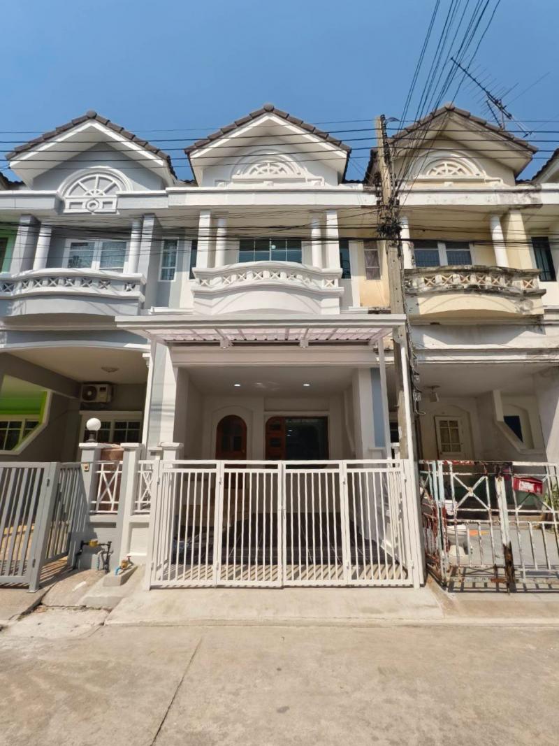 RealEstate 905-50มณีรินทร์ เลค แอนด์ พาร์ค #WAN0164ขายด่วน! ทาวน์เฮาส์ 2 ชั้นครึ่ง บ้านเล่นระดับ พื้นที่ใช้สอยเยอะ ราคาดีที่สุดมณีรินทร์ เลค แอนด์ พาร์ค (ถนน 345 | บางคูวัด ปทุมธานี)✨ โซนนันทนาการ์เด้น บรรยากาศร่มรื่น โครงการคุณภาพ ส่วนกลางครบครันราคาเพียง 1,890,000 บาท (ฟรีค่าโอน!)รายละเอียดและฟังก์ชันบ้าน:• เนื้อที่ 18 ตารางวา ดีไซน์เล่นระดับ 2 ชั้นครึ่ง• 2 ห้องนอน / 2 ห้องน้ำ / 1 ห้องครัว / 1