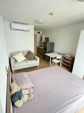 ขายคอนโด โครงการ Elio Sukhumvit 64 : เอลลิโอ สุขุมวิท 64ราคาเพียง 1.39 ล้านบาท  รายละเอียดห้อง   ประเภท: Studio  ขนาด: 22 ตร.ม. ชั้น/ตึก: ชั้น 7 (ตึกมี 8 ชั้น)เฟอร์นิเจอร์ครบ พร้อมเข้าอยู่ประตู keycard สิ่งอำนวยความสะดวก :- สระว่ายน้ำ- ฟิตเนส- สวนหย่อม- ห้องสมุด- Wi-Fi Internet บริเวณ Lobby- สนามเด็กเล่น- รถ Shuttle Bus รับส่งลูกบ้าน 2 คัน- เจ้าหน้าที่รักษาความปลอดภัย และ กล้องวงจรปิด- ประตู Key Cardทำเล / จุดเด่นโครงการ  - ใกล้ BTS �