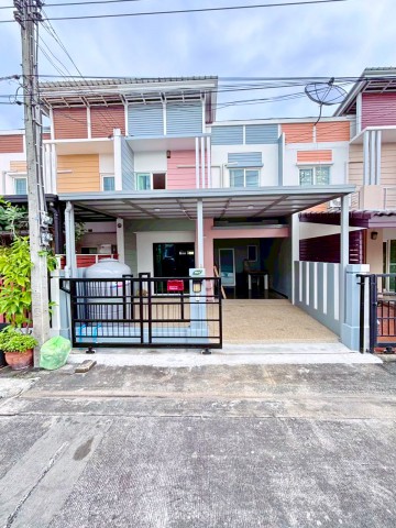 4แอร์ เทิดราชัน ดอนเมือง-วิภาวดี สน.ดอนเมือง 1.4 กม. วิภาวดีรังสิต ทาวน์โฮม 2 ชั้น 3นอน 2 น้ำ ใกล้ตลาดปิ่นเจริญ 1 1.2 กม.ขนาด 19 ตร.ว. 152 ตร.ม.บ้านสภาพดีมาก พร้อมเฟอร์ฯ  แอร์ และที่จอดรถ บรรยากาศอบอุ่น เดินทางสะดวก  ใกล้สนามบินดอนเมือง สถานีรถไฟฟ้าดอนเมือง ทางด่วนศรีสมาน และโทลล์เวย์ 13,999 บาท/เดือน4A/C Terdrachan DonMueang-Vibhavadi DonMueang Police  1.4km.VibhavadiRangsit 2-story townhome 3 bed and 2 bath. Situated 1.2 km. from Pin Charoen 1 Market the property offers 19 sq.wa. of land and 152 sq. m. of usable area