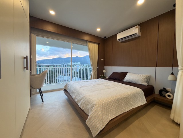 โซนนิมมาน ขายเพียง 2.69 ล้าน 35.5 ตรม. #ชมดอย คอนโด #รีโนเวทใหม่ ห้องสวยฟีลโรงแรมส่วนตัว ชั้นสูง #วิวดอยเต็มตา ใจกลางเชียงใหม่ หายากมากในราคานี้!ขนาด 35.5 ตร.ม.ชั้น 8 วิวเปิดโล่ง เงียบ เป็นส่วนตัวดีไซน์ห้องสไตล์มินิมอลอบอุ่น โทนขาว-ไม้• ห้องโปร่ง แสงธรรมชาติเข้าทั้งวัน• โซนนั่งเล่นกว้าง นั่งชิล ดูทีวี รับแขกได้สบาย• ครัวแยกเป็นสัดส่วน ใช้งานจริงได้• ห้องน้ำสไตล์โม�
