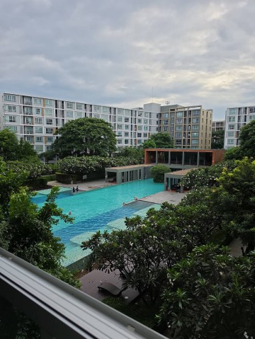 DCondo #Sign ขาย 2.1 ล้าน 30 ตรม. ห้องสวย ตกแต่งครบ ทำเลดี #ใกล้เซ็นทรัลเฟสติวัลเชียงใหม่ เดินทางสะดวก เหมาะสำหรับอยู่อาศัย หรือซื้อเพื่อปล่อยเช่ารายละเอียดห้อง• พื้นที่ 30 ตร.ม.• ชั้น 4 อาคาร A• 1 ห้องนอน• 1 ห้องน้ำ• ห้องนั่งเล่น• ห้องครัวสิ่งอำนวยความสะดวกในโครงการ• สระว่ายน้ำขนาดใหญ่• Fitness Center• พื้นที่สวนและพื้นที่พักผ่อน• Lobby / Lounge• ที่จอดรถ• ระบบ Key Card Access• CCTV• รปภ. 24 ชั่วโมง• ลิฟต�