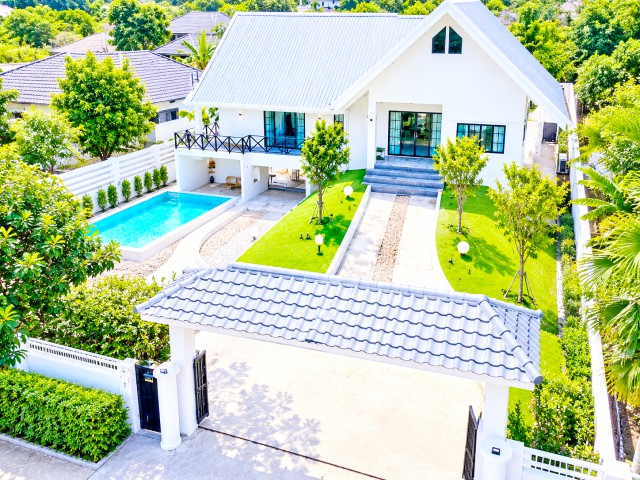 airbnb ม.แม่โจ้ 150ตร.วา. 425ตร.ม.บ้านเดี่ยวพูลวิลล่า 4นอน หนองจ๊อม 2น้ำ ใกล้เทศบาลตำบลป่าไผ่ แม่โจ้ กอล์ฟคลับ สไตล์เออร์เบิร์นโมเดิร์น ตกแต่งพร้อมอยู่ พร้อมสระว่ายน้ำระบบน้ำเกลือและพื้นที่ส่วนตัวครบครันairbnb Maejo University. 150 sq.wa. 425 sq.m. fully fur Pool Villa 4Bed NongChom Modern 2Bath Urban PaPhai Subdistrict MaeJo Golf Club Set on nished a private saltwater swimming pool outdoor spaces and complete living facilities.ถนนรอบเมืองเชียงใหม่ สหกรณ์ Highway 2053 ตำบลป่าไผ่ อำเภอสันทราย จังหวัดเชียงใหม่VDO1minshttps:/