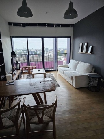 Sub1540[FOR RENT/SALE] Noble Reveal Ekamai — 1 Bed 50 ตร.ม. วิวเมืองเปิดโล่ง ทิศตะวันออก ห้องทาสีใหม่พร้อมอยู่!  ราคาเช่า: 30,000 บาท / เดือน (ราคาคุยกันได้ง่ายๆ เจ้าของใจดี)  ราคาขาย: 7,200,000 บาท (ค่าโอนคนละครึ่ง/ตามตกลง)  ยินดีรับเอเจ้น      จุดเด่นห้องนี้ที่ห้ามพลาด (Highlights):    •    ทิศตะวันออก: รับแสงธรรมชาติยามเช้า ห้องไม่สะสมความร้อน ลมพัดเย็นสบายตลอดวัน    •    วิวโล่ง 100%: ชั้นกำลังดี ไม่มีตึกบัง สายตาโปร่งสบาย  