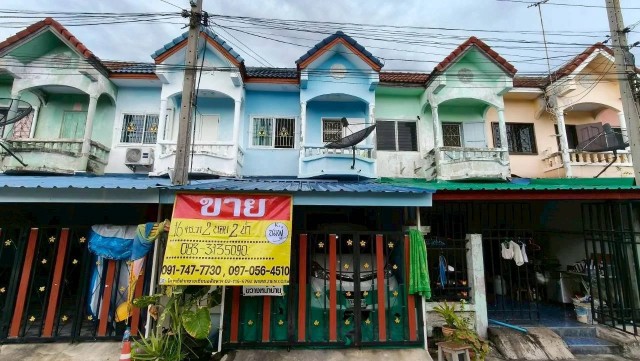 ขายทาวเฮาส์ 2ชั้น 16 ตร.วา บ้านสวนรังษี อ.เมือง จังหวัดสมุทรสาคร ตกแต่งรีโนเวทใหม่ทั้งหลังที่ตั้ง 165/151 หมู่บ้านสวนรังษี ถ.บางปลา ต.บ้านเกาะอ.เมืองสมุทรสาคร จ.สมุทรสาครที่ดิน 16 ตรว.- 2 ห้องนอน- 2 ห้องน้ำ - จอดรถได้1คันสถานที่ใกล้เคียง- ถนนบางปลา- ซอยวัดทอง- โรงเรียนวัดบางปลา- โรงเรียนวัดคลองครุ- ห้างแม็คโครโลตัส- ห้างบิ๊กซี- โรงพยาบาลวิชัยเวช-วัดคลองครุ-วัดบางปลา-อบต.ท่�