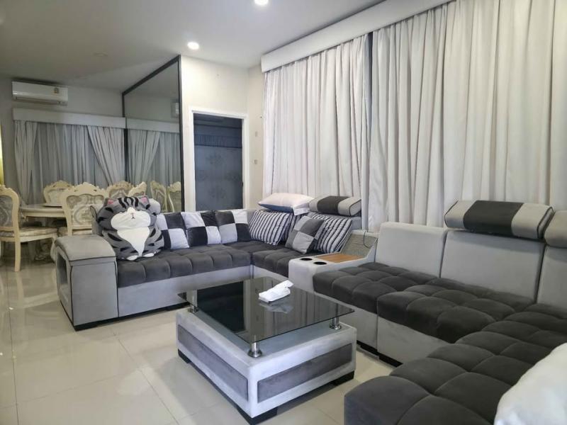 RHT2779ให้เช่าบ้านเดี่ยว เลี้ยงสัตว์ได้ 4 ห้องนอน 3 ห้องน้ำ เพอร์เฟค เพลส เฟส 9 ติดกับโรบินสัน พาซิโอ โฮมโปรลาดกระบัง20ทับ3เนื้อที่ 50 ตรว.4 ห้องนอน 3 ห้องน้ำจอดรถในบ้านได้ 2 คัน ติดต่อAgent : คุณเจี๊ยบ 092-851-6969ID Line :keti2522 **เลี้ยงสัตว์ได้**ราคาเช่า 45,000 บาท /เดือน (ประกัน 2 เดือน + ล่วงหน้า 1 เดือน) มีสัตว์เลี้ยง ประกัน 3เดือน  เช่าขั้นต่ำ 1 ปีที่ตั้งถนนลาดกระบัง ตำบลราชาเทวะ อำเภอบางพลี จังหวั�