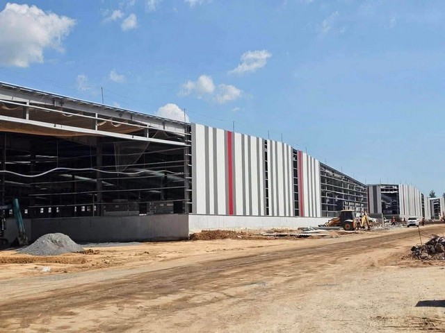 โกดัง/โรงงานขนาดใหญ่ Mega Warehouse ในเขต EEC - ของจริงสายอุตสาหกรรม เปิดจองแล้วก่อนใครค่าเช่าเพียง 160 บาท/ตร.ม.สัญญาขั้นต่ำ 3 ปี ประกัน 4 เดือน + ล่วงหน้า 1 เดือนโอกาสทองสำหรับนักลงทุนและโรงงานขนาดใหญ่ พร้อมใช้งานปลายปี 2569 “#ทำเลดี + #สเปคครบ + #รองรับ #BOI”ผังสีเหลือง ทำธุรกิจได้จริง ขอ รง.4 ได้ จองล่วงหน้า เข้าเตรียมพื้นที่ได้ก่อนใคร!Highlight ที่ทำให้โครงการนี้ “โคตรคุ้ม”พื้นที่ใหญ�
