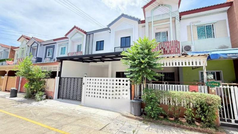 ใกล้ MRTแจ้งวัฒนะ14 200ม.ทำโรงแรมได้ Hostel ใกล้ศูนย์ราชการแจ้งวัฒนะ400ม.อาคารพาณิชย์  3 ชั้น หลังริม 3-4 นอน 3 น้ำ 26 ตร.วา. 310 ตร.ม. 34,999 B-M. เหมาะอยู่อาศัย และโฮมออฟฟิศ ทำเลศักยภาพย่านแจ้งวัฒนะ  เชื่อมต่อถนนหลัก  และทางด่วนได้สะดวกYou can build a hotel or a hostel. near Government Complex 400m.near MRT Chaengwattana14 200m. 3-story Commercial Building end unit 3-4bed 3 bath  land size 26 sq.wa. usable area 310 sq.m. rental 34,999  B-M. suitable for residence or home office prime Chaengwattana location  convenient access to main roads and expressways ideal for business and livingถ.แจ้งวัฒนะ ประชาชื่น แข�