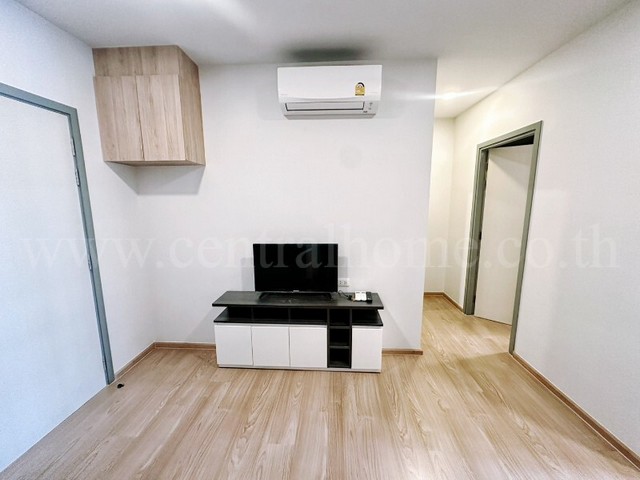 รหัสทรัพย์ : 6921คอนโด ชีวาทัย ปิ่นเกล้า Built-in ครบ ขายพร้อมผู้เช่า ราคาถูกกว่าประเมินที่ตั้ง :&nbsp;ถนนอรุณอมรินทร์ แขวงบางยี่ขัน เขตบางพลัด กรุงเทพมหานคร 10700รายละเอียดทรัพย์- คอนโด High Rise สูง 13 ชั้น ห้องอยู่ที่ชั้น 4 ขนาดห้อง 29.29 ตารางเมตร&nbsp;- 1 ห้องนอน, 1 ห้องน้ำ, 1 ห้องนั่งเล่น, 1 ห้องครัว-&nbsp;ติดตั้งระบบ Home Automation ควบคุมผ่านสมาร์ทโฟน และประตู Digital Door Lock-&nbsp;แอร์ 2 เครื่อง, ทีวี, ตู้เย็น, เครื่�