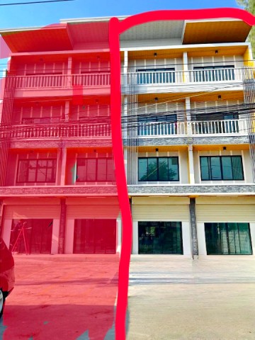 ใกล้ช้างไทยทัพพระยา ซาฟารี 1.5 กม.อาคารพาณิชย์คู่ 4 นอน 6 น้ำ ที่ดิน 52.6 ตร.ว.CJ MORE ชุมชนโป่ง 750 ม.พื้นที่ใช้สอย 420 ตร.ม.อาคาร 3.5 ชั้น ติดถนน มีพื้นที่จอดรถ เหมาะสำหรับธุรกิจ คลังสินค้า หรือสำนักงานทำเลใกล้ชุมชนโป่ง แหล่งท่องเที่ยว สถานศึกษา และเส้นทางเชื่อมต่อพัทยา และบางละมุง 29,998 บาท/เดือนLocated 1.5 km. from Chang Thai Thappraya Safari. CJ MORE Pong Community area 750 m. away: Double commercial building featuring 4 bed and 6 bath. Land size 52.6 sq.wa.usable area 420 sq.m. This 3.5-story building is situated by t