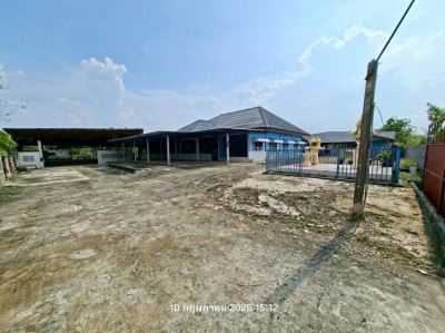 ขาย บ้านเดี่ยว/ทาวน์เฮ้าส์/คอนโด โกดัง นครนายก  ถนน บ้านนา - สามแยกบ้านพริก (นย.2001) ตำบล บ้านพริก อำเภอ บ้านนา จังหวัด นครนายก  ราคาโปรโมชั่น   7,114,000   บาท    ลดจาก   10,072,000   บาท ราคาโปรโมชั่นตั้งแต่วันที่ 1 กรกฎาคม 2569 – 30 กันยายน 2569  รายละเอียดทรัพย์ -  เนื้อที่ 3-1-96.20 ไร่  พื้นที่ใช้สอย 999 ตร.ม.  พิกัดทรัพย์ : https://goo.gl/maps/4BsydmKDuu7VvwMcA  สถานที่ใกล้เคียง   -มูลนิธิธรรมชาติศึกษา -มินิบิ๊กซี ตลาดบ้านพริก,�