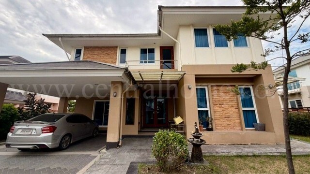 รหัสทรัพย์ : N1515บ้านเดี่ยว สิรีธร สุวรรณภูมิ ลาดกระบังที่ตั้ง :&nbsp;ถนนหลวงเเพ่ง แขวงทับยาว เขตลาดกระบัง กรุงเทพฯ 10520รายละเอียดทรัพย์-&nbsp;บ้านเดี่ยว 2 ชั้น เนื้อที่ 102.2 ตารางวา พื้นที่ใช้สอย 220 ตารางเมตร- 3 ห้องนอน, 3 ห้องน้ำ, 1 ห้องนั่งเล่น, 1 ห้องครัว, 2 ที่จอดรถ-&nbsp;เครื่องปรับอากาศ, เครื่องทำน้ำอุ่น,&nbsp;ปั๊มน้ำ+แท็งก์น้ำ 1 ชุด- หน้าบ้านหันทางทิศเหนือสิ่งอำนวยความสะดวก- ระบบรัก�