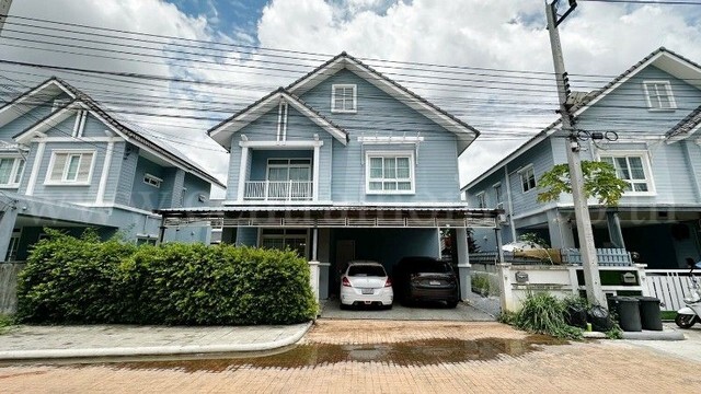 รหัสทรัพย์ : 7223บ้านเดี่ยว 2 ชั้น&nbsp;หมู่บ้าน&nbsp;อคาเดีย วิลล์ รังสิต-คลอง 2 บ้านสไตล์ English Cottage&nbsp;พร้อมอยู่ที่ตั้ง&nbsp;:&nbsp;ถนนรังสิต- คลอง2 ถนนคลองหลวง ตำบลคลองสอง อำเภอคลองหลวง จังหวัดปทุมธานี&nbsp;12120รายละเอียดทรัพย์- บ้านเดี่ยว 2 ชั้น เนื้อที่ 52.9 ตารางวา พื้นที่ใช้สอย 189 ตารางเมตร-&nbsp;3 ห้องนอน, 3 ห้องน้ำ, 1ห้องรับแขก, 1 ห้องครัว, 2 ที่จอดรถ- พัฒนาโดย บริษัท จา วา 1977 จำกัด-&nbsp;บ้านสไตล์ English Cottage