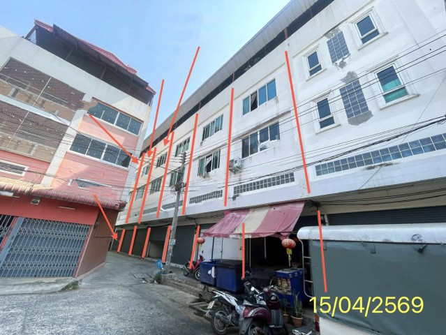 ขายอาคารพาณิชย์ปทุมธานี 3 ชั้น 6 คูหาติดกัน โครงการ ตลาดพรธิสาร (คลอง 10)     ซอย ภายในโครงการ ถนน รังสิต-นครนายก ตำบล บึงสนั่น อำเภอ ธัญบุรี จังหวัด ปทุมธานี  ราคา  14,880,000  บาท  ( ราคาต่อรองได้ )  รายละเอียดทรัพย์ -  เนื้อที่ 120.00 ตร.ว.   พื้นที่ใช้สอย 1728.00 ตร.ม. -  24 ห้องน้ำ     -  บ้านหันไปทางทิศ ตะวันตก  พิกัดทรัพย์ :  https://maps.app.goo.gl/6nAaxnY4cHbmJfv78  สถานที่ใกล้เคียง   - ตลาดพรธิสารคลอง10 - โลตัส รังสิต คลอง 7 - PTT