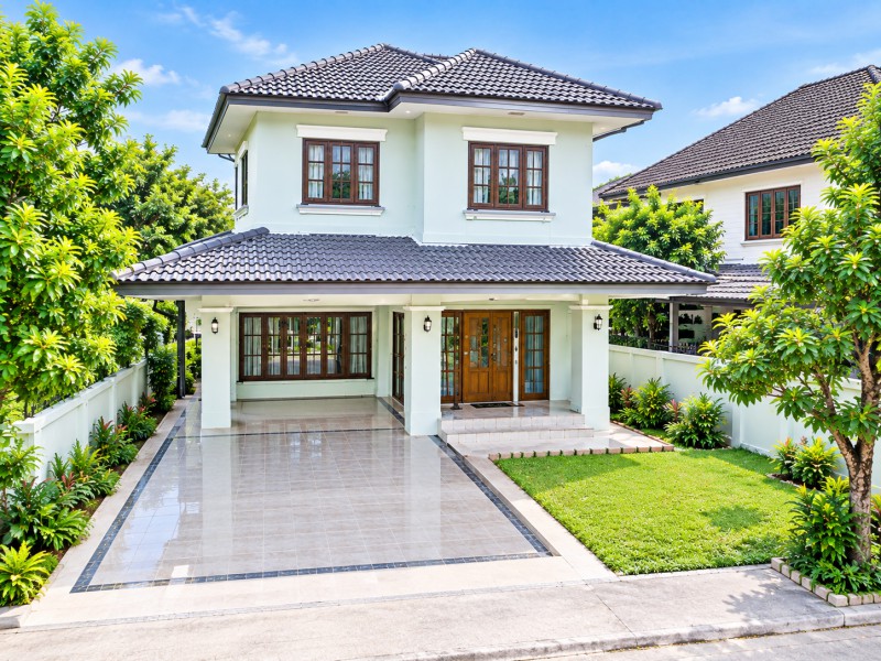 เฟอร์นิเจอร์บางส่วน 14,999 B-M. นิมิตใหม่36-40-คลองสามวา บ้านเดี่ยวรีโนเวทใหม่ 3 นอน ตลาดหทัยมิตร 2.9 กม รร.นานาชาติเกวลี 1.1 กม. 2 น้ำ ใกล้เดอะ เลกาซี่ กอล์ฟ คลับ 2.2 กม.ตลาด ซาฟารีเวิลด์ สวนสยาม บ้าน 2 ชั้น พื้นที่ใช้สอย 200 ตร.ม.บนที่ดิน 50 ตร.วา.เดินทางสะดวก สามารถเชื่อมต่อได้หลายเส้นทาง NimitMai 36-40 Khlong Sam Wa Newly renovated detached house Hathaimit Market 2.9 km. 3 bed and 2 bath. Conveniently located just 1.1 km. from Kevalee International School and 2.2 km. from The Legacy Golf Club; close to Safari World and Siam Park. This 2-story home 