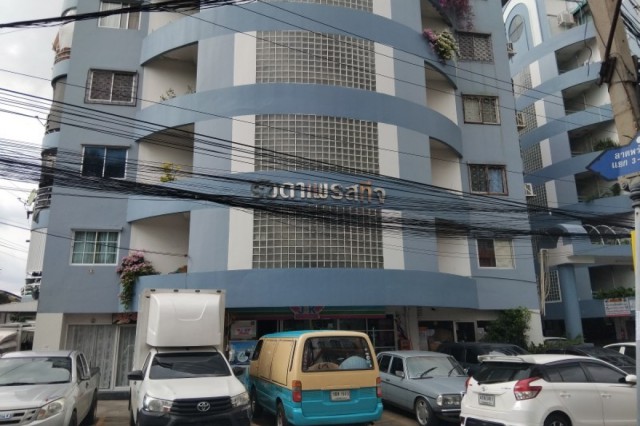 ขายคอนโด รัชดาเพรสทีจ ลาดพร้าว ถนนลาดพร้าว แขวงสามเสนนอก เขตห้วยขวาง จังหวัดกรุงเทพมหานคร  ถนนลาดพร้าว แขวงสามเสนนอก เขตห้วยขวาง จังหวัดกรุงเทพมหานคร  ราคา 1,150,000 บาท  ( ราคาต่อรองได้ )  รายละเอียดทรัพย์ -  พื้นที่ใช้สอย  31.65 ตรว. -  1 ห้องนอน 1 ห้องน้ำ   พิกัดทรัพย์ : https://maps.app.goo.gl/4N4FUscgv847PumN8  สถานที่ใกล้เคียง   - โรงพยาบาลเปาโล โชคชัย 4 - บิ๊กซี เอ็กซ์ตร้า ลาดพร้าว 2 - บิ๊กซี ซูเปอร์เซ็น�