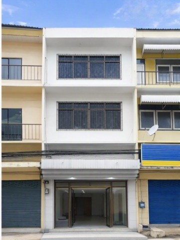 ประชาชื่น-วงศ์สว่าง ให้เช่าตึกแถว 3.5 ชั้น 1 นอน 2 น้ำ ใกล้รพ.เกษมราษฎร์ ประชาชื่น 750 ม. และ MRT บางซ่อน 1.1 กม. ที่ดิน 16 ตร.ว. พื้นที่ใช้สอย 192 ตร.ม.17,999 B-M. ทำเลศักยภาพ เหมาะทำโฮมออฟฟิศ สต๊อกสินค้า โกดัง หรือพักอาศัย จดทะเบียนบริษัทได้ เดินทางสะดวก ใกล้ตลาด ศูนย์การค้า และทางด่วนศรีรัชPracha Chuen Wong Sawang 3.5 story shophouse for rent 1 bed 2 bath near Kasemrad Pracha Chuen Hospital 750 m. and MRT Bang Sue Station 1.1 km. Land area 16 sq.wa. usable area 192 sq.m. 17,999 B-M. Prime location suitable for home office storage warehouse or 