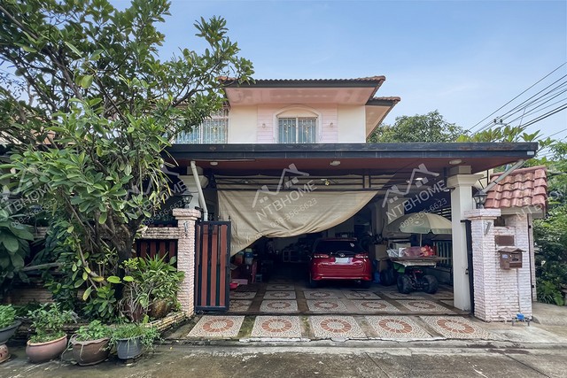 บ้านเดี่ยว 2 ชั้น ศิลปการพาร์ค 3 (บ้านกล้วย-ไทรน้อย) แปลงมุม ต่อเติมครบ ใกล้รถไฟฟ้า* แปลงมุมพื้นที่ 54.9 ตร.ว. ฟังก์ชัน 4 ห้องนอน 3 ห้องน้ำ 1 ที่จอดรถ ต่อเติมครบทั้งโรงรถและห้องครัว+เคาเตอร์ พร้อมแอร์ เครื่องทำน้ำอุ่น เฟอร์นิเจอร์บางส่วน ปั๊มน้ำแทงค์น้ำพร้อมใช้งาน* สามารถเดินทางเชื่อมต่อสู่ถนนสายหลักได้หลากหลายเส้นทาง เช่น ถนนชัยพฤกษ์, ถนนรัตนาธิเบศร์, ถนนนครอิน�