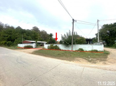 ขาย บ้านเดี่ยว/ทาวน์เฮ้าส์/คอนโด โกดัง แพร่ ถนนพิษณุกร ถนน สายสอง-งาว(ทล.1154) ตำบล บ้านหนุน อำเภอ สอง จังหวัด แพร่  ราคาโปรโมชั่น   1,515,000   บาท    ลดจาก  2,085,000    บาท ราคาโปรโมชั่นตั้งแต่วันที่ 1 กรกฎาคม 2569 – 30 กันยายน 2569  รายละเอียดทรัพย์ -  เนื้อที่ 1-1-78.00 ไร่  พื้นที่ใช้สอย 105 ตร.ม. -  บ้านหันไปทางทิศ ตะวันตกเฉียงใต้  พิกัดทรัพย์ : https://goo.gl/maps/bt8xJR8zhUepsKoh6  สถานที่ใกล้เคียง   -วัดลองลือบุญ -ตลาดขวัญนค�