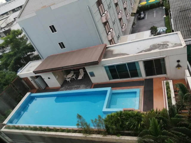 AOM 3170ให้เช่า 2 ห้องนอน 2 ห้องน้ำ คอนโด Centric Place ซ.อารีย์ 4 เหนือ 78 ตร.ม. ชั้น 6 เดินแค่ 7 นาทีถึง BTS Ariรายละเอียดห้อง    ขนาด 78 ตร.ม.    ชั้น 6    2 ห้องนอน 2 ห้องน้ำ    ห้องนั่งเล่นกว้างขวางFacility   สระว่ายน้ำ   ฟิตเนส   พื้นที่ส่วนกลางสถานที่ใกล้เคียง  Josh Hotel, โครงการ Gump Ari, ก๋วยเตี๋ยวทองสมิทธ์, Fran’s, AnCom AnCaราคา  Rental Price: 38,000 บาท/เดือน For Rent 2 Bedroom 78 sq.m. 6th Floor at Centric Place Soir. Aree 4 north, Only 7 minutes walk to BTS Ari Room Details   Size: 78 sq.m.   Floor: 6th   2 Bedroom 2 Bathroom   Spacious living roomFacility   Pool   Fit