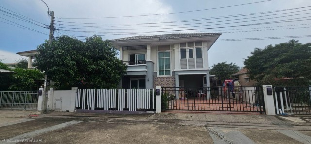 AOM 3168บ้านเดี่ยว 2 ชั้น โครงการพฤกษาทาวน์ เซเรนิตี้ เพชรเกษม 81ตอบโจทย์การอยู่อาศัยที่ลงตัวทั้งความโปร่งสบายและธรรมชาติ บรรยากาศเงียบสงบเป็นส่วนตัว ตัวบ้านออกแบบสไตล์ Tropical Contemporary ผสานความทันสมัยเข้ากับความร่มรื่นได้อย่างสมบูรณ์แบบ พร้อมให้คุณหิ้วกระเป๋าเข้าอยู่ได้ทันทีรายละเอียดตัวบ้านเนื้อที่ดิน: 50.8 ตารางวาพื้นที่ใช้สอย: 160 ตารางเมตรฟังก์ชัน: 3 ห้องนอน | 2 ห�