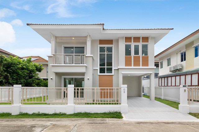 ราคาพิเศษเพียง 3.69 ล้านบาท  บ้านเดี่ยว 2 ชั้น รีโนเวทใหม่ พฤกษาวิลเลจ 11 รัตนาธิเบศร์-ราชพฤกษ์ (ซอยท่าอิฐ-ไทรม้า) พร้อมอยู่ ใกล้รถไฟฟ้าสายสีม่วง  พื้นที่ : 50.2 ตร.ว. พื้นที่ใช้สอย : 160 ตร.ม. 3 ห้องนอน 2 ห้องน้ำ ที่จอดรถ 2 คัน บ้านเลขที่ 74/110 ซอย 9 จุดเด่นของบ้าน ตกแต่งใหม่ด้วยวัสดุคุณภาพทั้งหลัง พื้นโรงจอดรถ ปูด้วยกระเบื้องกันลื่น ต่อเติมเคาเตอร์ครัว ฟังก์ชันพร้อมใช้งานจริง �