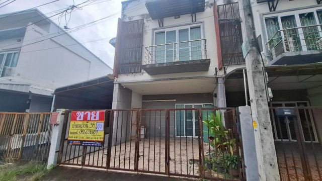 รหัสทรัพย์ : N1563บ้านเดี่ยว เดอะ แพลนท์ กรุงเทพ - ปทุมธานีที่ตั้ง&nbsp;:&nbsp;ถนนกรุงเทพ-ปทุมธานี ตำบลบางขะแยง อำเภอเมืองปทุมธานี จังหวัดปทุมธานี 12000รายละเอียดทรัพย์- บ้านเดี่ยว 2 ชั้น เนื้อที่ 47.1 ตารางวา พื้นที่ใช้สอย 165 ตารางเมตร&nbsp;- ติดมุมกลับรถเลยมีพื้นที่ด้านข้างบ้าน- ต่อเติมครัวด้านหลัง และทำพื้นหน้าบ้านแล้ว- 3 ห้องนอน, 2 ห้องน้ำ, 1 ห้องรับแขก, 1&nbsp;ห้องครัว, 1 ห้องซักล้าง-&nbsp