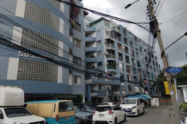 ขายคอนโด รัชดาเพรสทีจ ลาดพร้าว ถนนลาดพร้าว แขวงสามเสนนอก เขตห้วยขวาง กรุงเทพมหานคร  ถนนลาดพร้าว แขวงสามเสนนอก เขตห้วยขวาง กรุงเทพมหานคร  ราคา 1,150,000 บาท  ( ราคาต่อรองได้ )  รายละเอียดทรัพย์ -  พื้นที่ใช้สอย 27.85 ตรม. -  1 ห้องนอน 1 ห้องน้ำ  -  1 ที่จอดรถ   พิกัดทรัพย์ : https://maps.app.goo.gl/SnTkZmDfBhzHZd5u7  สถานที่ใกล้เคียง   - โรงพยาบาลเปาโล โชคชัย 4 - บุญถาวร รัชดา - เดอะ สตรีท รัชดา - เซ็นทรัล พระราม 9  รหั�