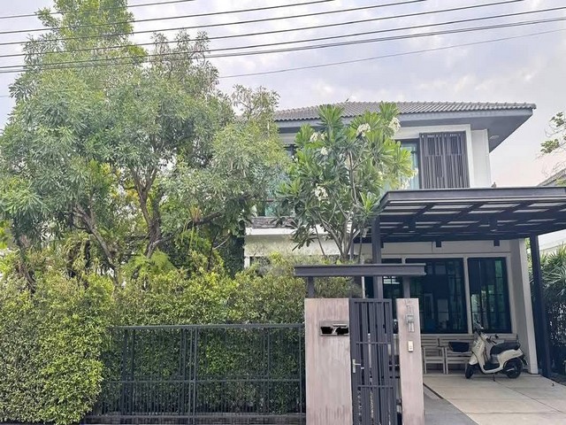 ขายบ้านเดี่ยว 2 ชั้น 73.2 ตรว. โครงการ มัณฑนา ศรีนครินทร์ - บางนา ถนนหนามแดง ใกล้เมกะบางนา*** ราคาขาย 11.5 ล้านบาทติดต่อ:: ชยา  โทร/ID Line:: 0942823961   Link Line:: https://line.me/ti/p/3xFA1An8Kcรหัส# T26-368บ้านเดี่ยว 2 ชั้น โครงการ มัณฑนา ศรีนครินทร์ - บางนา ถนนหนามแดง ใกล้เมกะบางนา- แบบบ้าน Amplio- เนื้อที่ 73.2 ตารางวา- พื้นที่ใช้สอย 203 ตารางเมตร - 4 ห้องนอน แอร์ทุกห้อง ( 6 ตัว)- 3 ห้องน้ำ- 1 ห้องรับแขก  / 1 ห้องเอนกประสงค์(ต่อเติม) / 1 ห้�