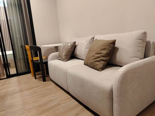 Dfc042 ให้เช่าคอนโดใหม่ติดเซ็นทรัลเวสเกต พลัมคอนโด นิวเวสต์ Plum Condo New West ที่ตั้ง: ติดเซ็นทรัลเวสต์เกต ริมถนนรัตนาธิเบศร์  ใกล้ MRT ตลาดบางใหญ่ MRT สามแยกบางใหญ่ ขนาด: 24 ตรม. 1 ห้องนอน 1 ห้องน้ำชั้น 8เงื่อนไขการเช่า>มัดจำ 2 เดือน จ่ายล่วงหน้า 1เดือน สัญญา 1 ปีค่ะ พร้อมเข้าอยู่ได้เลยค่ะสนใจชมทรัพย์ /สอบถามCALL : 0615659566 , 0927988789LINE : @differthailand (ซื้อ,เช่า)https://line.me/R/ti/p/@differthailandfacebook : Differestatehttps://www.facebook.com/Differestate----------------DIFFER ESTAT