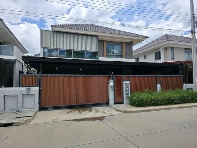 ให้เช่าบ้านเดี่ยว Perfect Place เฟส 9 ลาดกระบัง 20/3 บ้านพร้อมอยู่ 4 ห้องนอน เฟอร์ครบติดต่อ Agent คุณบัว Buaโทร 093-646-4597LINE ID Bua093บ้านเดี่ยวให้เช่าในโครงการ Perfect Place เฟส 9 ทำเลลาดกระบัง 20/3 อยู่บริเวณหน้าโครงการ ติดถนนใหญ่ เดินทางสะดวก ใกล้ Robinson Lifestyle Lat Krabang, The Paseo Mall และ HomePro เหมาะสำหรับครอบครัวที่ต้องการบ้านขนาดใหญ่พร้อมเฟอร์นิเจอร์ครบ หรือใช้เป็นสำนักงานออฟฟิศค่าเช่า 45,000 บาทต่อเดือนราคาต่อรองได�
