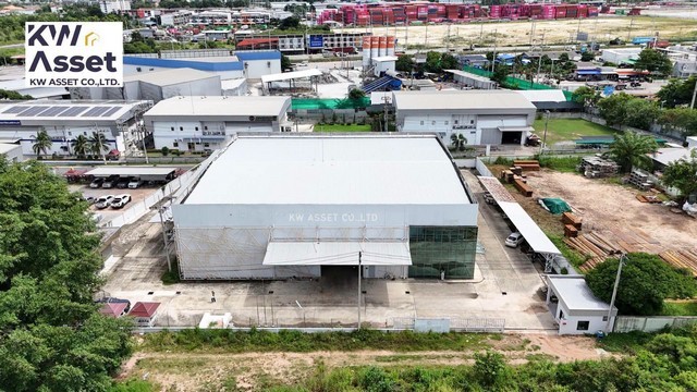 ขายโรงงานพร้อม ที่ดินสีม่วง 2-1-58 ไร่ อ.ศรีราชา จ.ชลบุรีราคาขายเพียง 50,000,000 บาทค่าโอนกรรมสิทธิ์ที่ดินทั้งหมดฝ่ายละกึ่งหนึ่ง 50/50รายละเอียดโรงงานผังสีม่วงลายจุด ที่ดินหน้ากว้าง 57 เมตรโรงงาน 2 ชั้น ขนาด 1,656 ตรม.ชั้นล่าง : ห้องทำงานใหญ่ 2 : ห้องทำงานกลาง 1 : ห้องน้ำชาย 2 หญิง 2 : Reception มี ห้องประชุมชั้นล่าง 2 ชั้นบน  : ห้องกลาง 4 : ห้องทำงานใหญ่ 1 : ห้องServer 1 : ห้อง Canteens เล็ก 1: ห้องน้ำชาย 2 หญิง 2