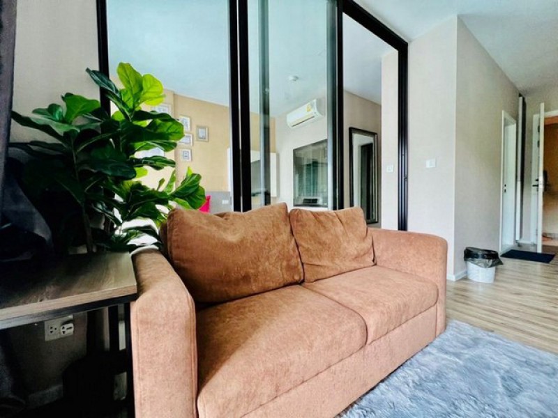 TEL:088-559 5199 คุณเอLine:https://line.me/ti/p/C0eGe0whLXให้เช่า KnightsBridge The Ocean Srirachaคอนโดหรู พร้อมเข้าอยู่ วิวภูเขาและสระว่ายน้ำ บรรยากาศเงียบสงบ เป็นส่วนตัวค่าเช่าเพียง 10,000 บาท/เดือนสัญญาเช่า 1 ปีค่าประกัน 2 เดือน - ค่าเช่าล่วงหน้า 1 เดือนพื้นที่ 35.24 ตร.ม.1 ห้องนอน 1 ห้องน้ำวิวภูเขาและสระว่ายน้ำเฟอร์นิเจอร์บิวท์อินครบ พร้อมเข้าอยู่เฟอร์นิเจอร์และเครื่องใช้ไฟฟ้า* เครื่องปรับอากาศ 2 เครื่อง* โทรทัศน์* �