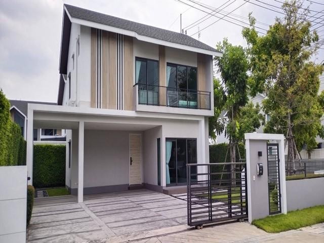 ให้เช่าบ้านเดี่ยว 2 ชั้น 4 ห้องนอน Nirvana ELEMENT บางนา ถนนบางนา กม.13 ใกล้ Att U Parkติดต่อ: ชยา โทร/ID Line:: 0942823961Link Line:: https://line.me/ti/p/3xFA1An8Kcรหัส# T26-1337บ้านเดี่ยว 2 ชั้น Nirvana ELEMENT บางนา ถนนบางนา-ตราด ใกล้ Att U Park๐ เนื้อที่ 73 ตารางวา๐ พื้นที่ใช้สอย 180 ตารางเมตร๐ 4 ห้องนอน๐ 4 ห้องน้ำ๐ 3 ที่จอดรถสถานที่ใกล้เคียง:๐ ใกล้โรงเรียนนานาชาติชั้นนำ: Bangkok Patana, St. Andrews, ICS, Berkeley, Thai-Singapore International School๐ ใกล้แหล่งช้อปปิ้ง: เซ็นทรัลบางนา, JAS Urban, พาราไดซ�