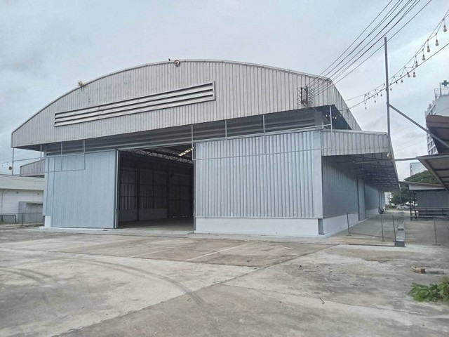 RK01125 โกดัง ขนาด 400 - 1300 ตรม.  ถนนบายพาสระยอง ลานกว้าง รถบรรทุกเข้า–ออกสะดวก เหมาะสำหรับ ศูนย์กระจายสินค้าโกดัง  ถนนบายพาสระยองที่ตั้ง ตำบลเชิงเนิน อำเภอเมืองระยอง ระยอง 21000พื้นที่ให้เช่า: 400-1,300 ตร.ม. ไฟฟ้ารองรับสูงสุด 100 KVA ลานกว้าง รถบรรทุกเข้า–ออกสะดวก ห้องน้ำมากกว่า 10 ห้อง มีศาลา/พื้นที่พักผ่อนสำหรับพนักงาน ค่าเช่า: 130–150 บาท/ตร.ม./เดือน เริ่มต้นเพียง 60,000 บาท/เดือนWarehouse – Rayong