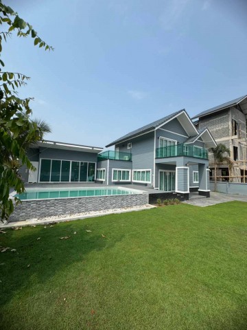 โซนป่าแดด ขาย 8.9 ล้าน บ้านพูลวิลล่า 2 ชั้น | บ้านพูลวิลล่าขนาดใหญ่ ทำเลดี เดินทางสะดวกที่ดิน 131 ตร.วา3 ห้องนอน5 ห้องน้ำ2 ห้องรับแขกสระว่ายน้ำส่วนตัวทำเลป่าแดด อ.เมืองเชียงใหม่ใกล้สนามบินเชียงใหม่ใกล้ Central Chiang Mai Airportใกล้ Big C แม่เหียะใกล้ IKEA เชียงใหม่เดินทางสะดวกไปโซนหางดงเหมาะสำหรับซื้ออยู่อาศัย ครอบครัวใหญ่ หรือซื้อเพื่อการลงทุน