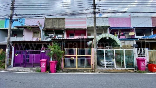 รหัสทรัพย์ :&nbsp;N1614ทาวน์เฮ้าส์ ธารทอง 2 ซอยวัดลาดปลาดุกตรงข้าม JAS Green Village บางบัวทองที่ตั้ง : ถนนวัดลาดปลาดุก ตำบลบางรักพัฒนา อำเภอบางบัวทอง จังหวัดนนทบุรี 11110รายละเอียดทรัพย์- ทาวน์เฮ้าส์ 2 ชั้น&nbsp;เนื้อที่ 18 ตารางวา พื้นที่ใช้สอย 72 ตารางเมตร-&nbsp;2 ห้องนอน, 1 ห้องน้ำ-&nbsp;บ้านทำเลดี เข้า–ออกสะดวก-&nbsp;ห่างจากปากซอยวัดลาดปลาดุกเพียง 1 กม.- หน้าบ้านหันทางทิศใต้สถานที่และทำเลใกล้เ�