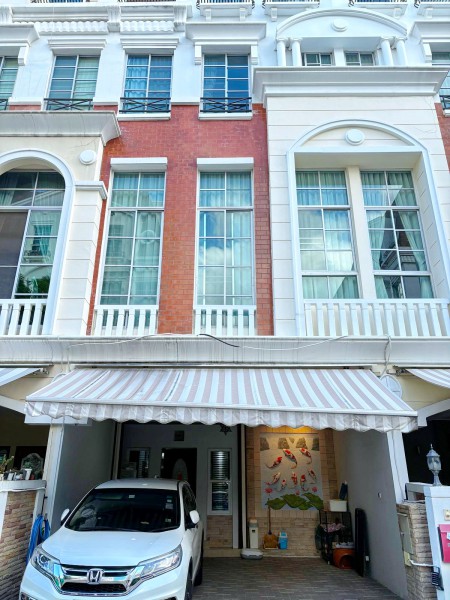 สาทร ยานนาวา 500 ม. ขาย-เช่าทาวน์โฮม 4 ชั้น 4 นอน 5 น้ำ รร.วัดช่องนนทรี 460 ม.23.4 ตร.วา. 300 ตร.ม.ใจกลางเมือง ย่านสาทร-นราธิวาสฯ ตกแต่งครบพร้อมเฟอร์ฯ เครื่องใช้ไฟฟ้า  เหมาะสำหรับอยู่อาศัย โฮมออฟฟิศ เดินทางสะดวก ใกล้ตลาด รร.นานาชาติ รถไฟฟ้า และเส้นทางหลักโดยรอบ  69,999 บาท / เดือน Sathorn YanNawa 4-story 4bed townhome for sale or rent in the Sathorn-Narathiwat area just 500m. from Yan Nawa District Office and 460m. from Wat Chong Nonsi School. Features  5 bath 23.4 sq.wa. land and 300 sq.m. usable area. Fully furnished with appliances. Suitable for residential u
